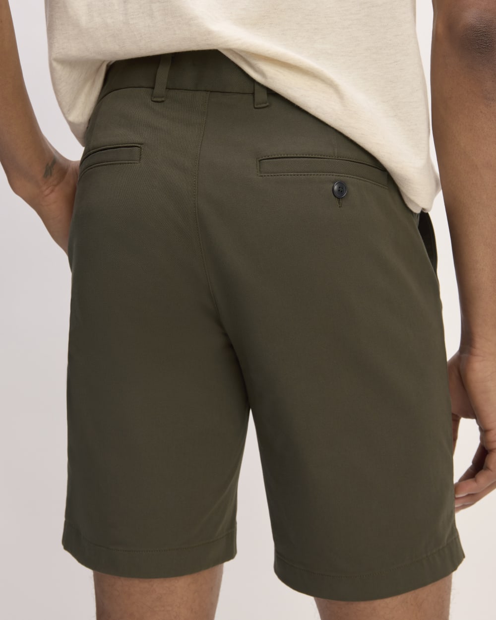 Pantalón corto chino ajustado de alto rendimiento de 9 pulgadas | Algarrobo