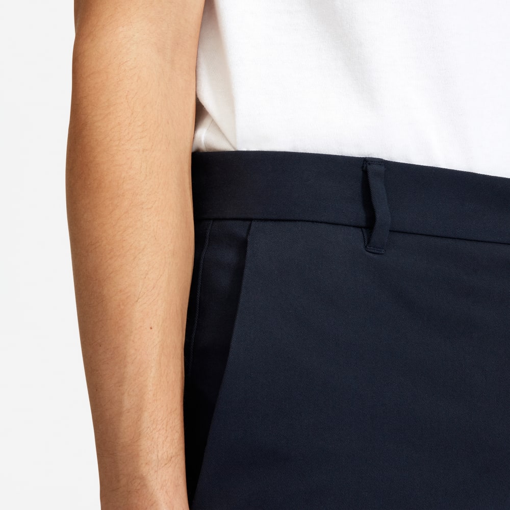 Pantalón corto chino ajustado de alto rendimiento de 9 pulgadas | Azul marino oscuro