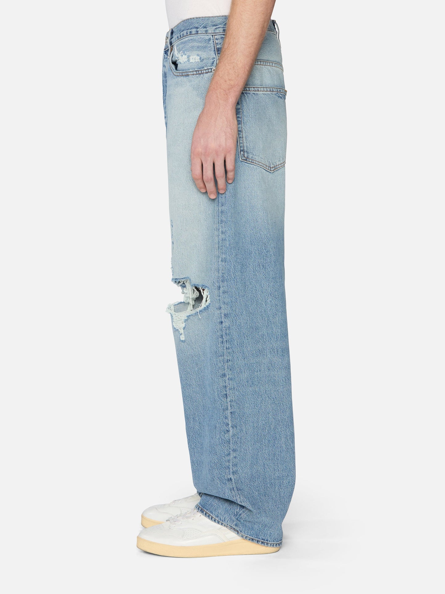 Jeans anchos — Desgaste natural.