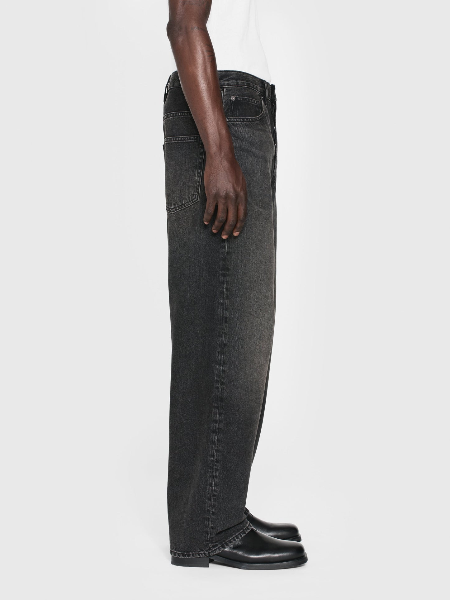 Jeans anchos — Negro.