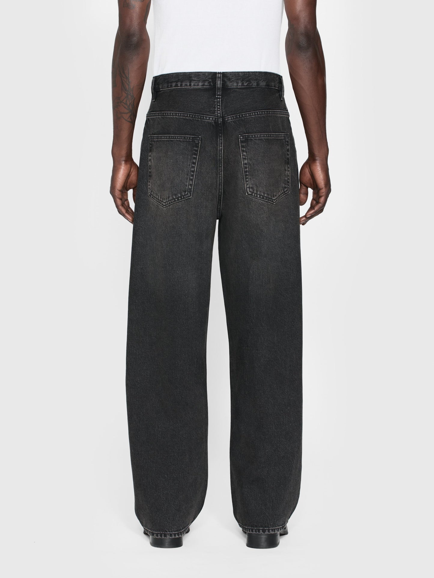 Jeans anchos — Negro.