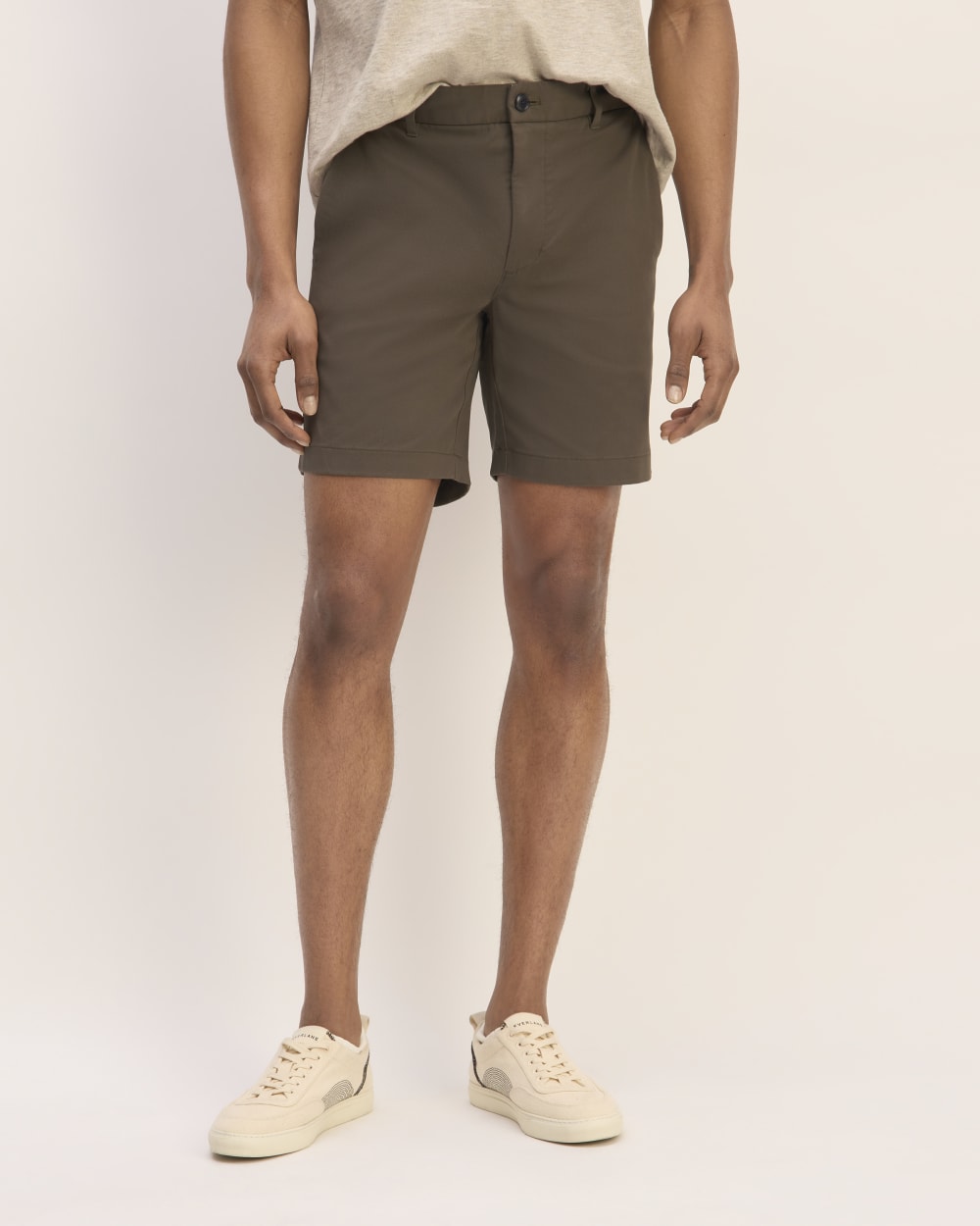 Pantalón corto chino slim fit de 7 pulgadas | Algarrobo