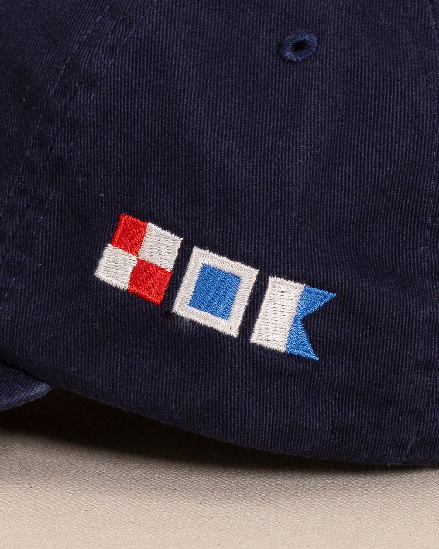 Gorra Skipjack con banderas náuticas de EE. UU.