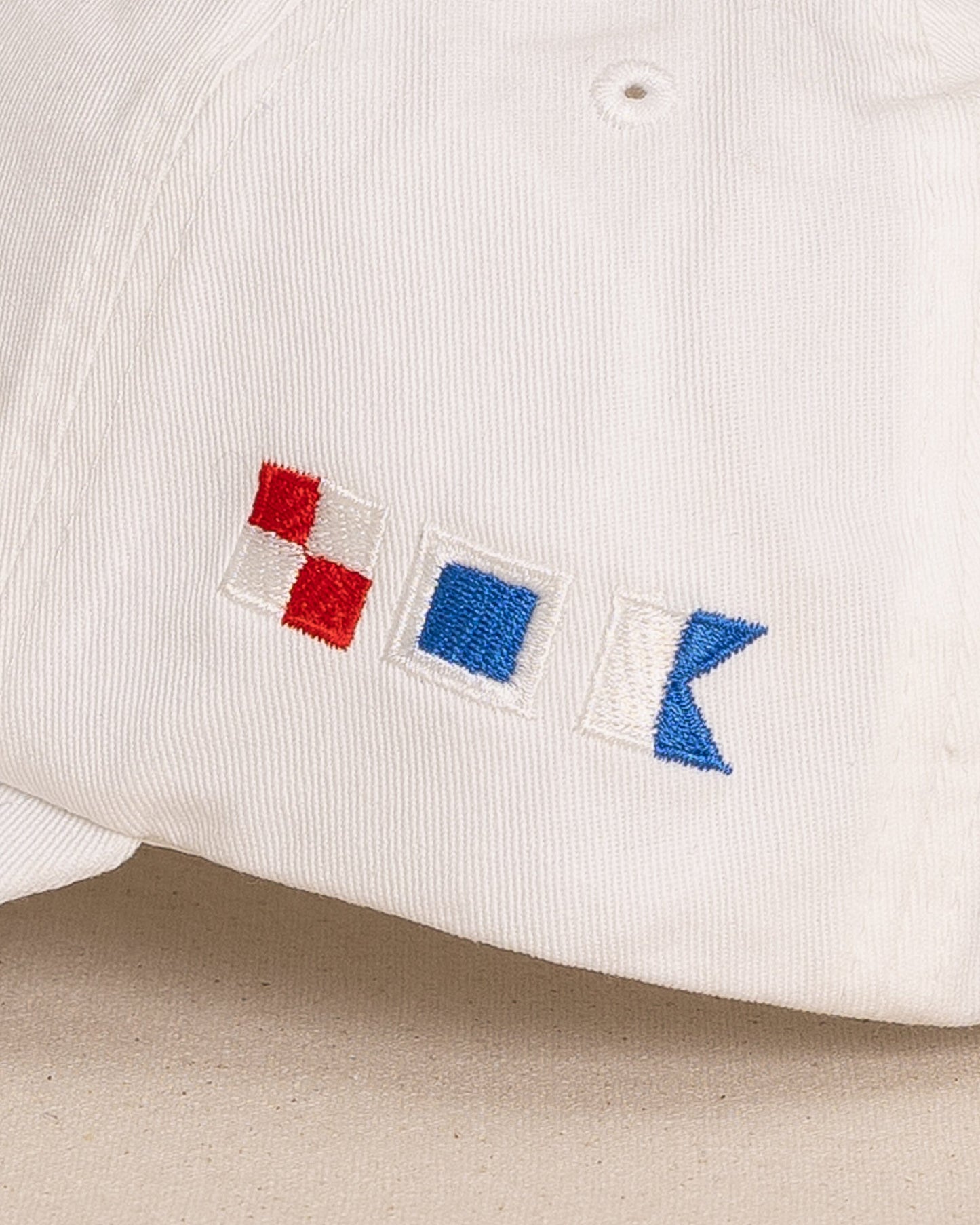 Gorra Skipjack con banderas náuticas de EE. UU.
