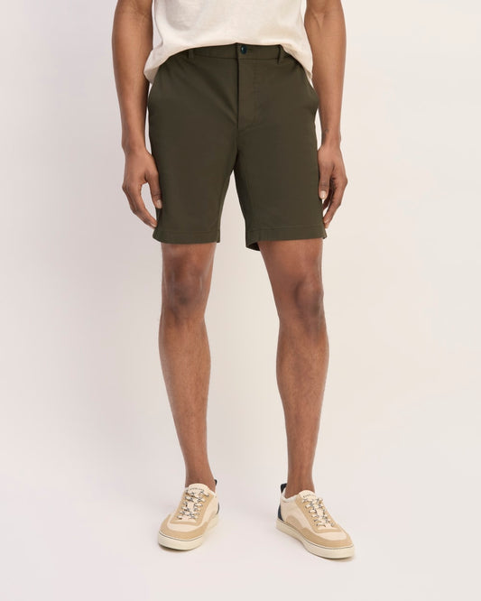 Pantalón corto chino ajustado de alto rendimiento de 9 pulgadas | Algarrobo