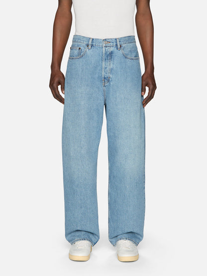 Jeans anchos — Azul claro.