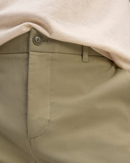 Pantalón chino Performance | Uniforme | Verde pálido | Corte ajustado