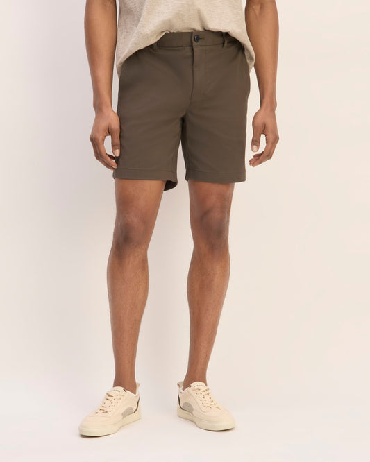 Pantalón corto chino slim fit de 7 pulgadas | Algarrobo